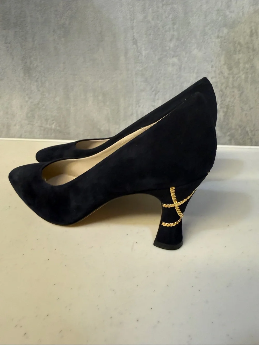 Bally Suede Heels Size 7.5 Navy Pumps with Gold Chain Heel Detail - Picture 6 of 9